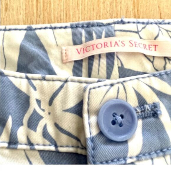 Victoria’s Secret blue white pineapple pattern shorts - Picture 3 of 12